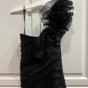 Elegant Black One-Shoulder Ruffle Dress